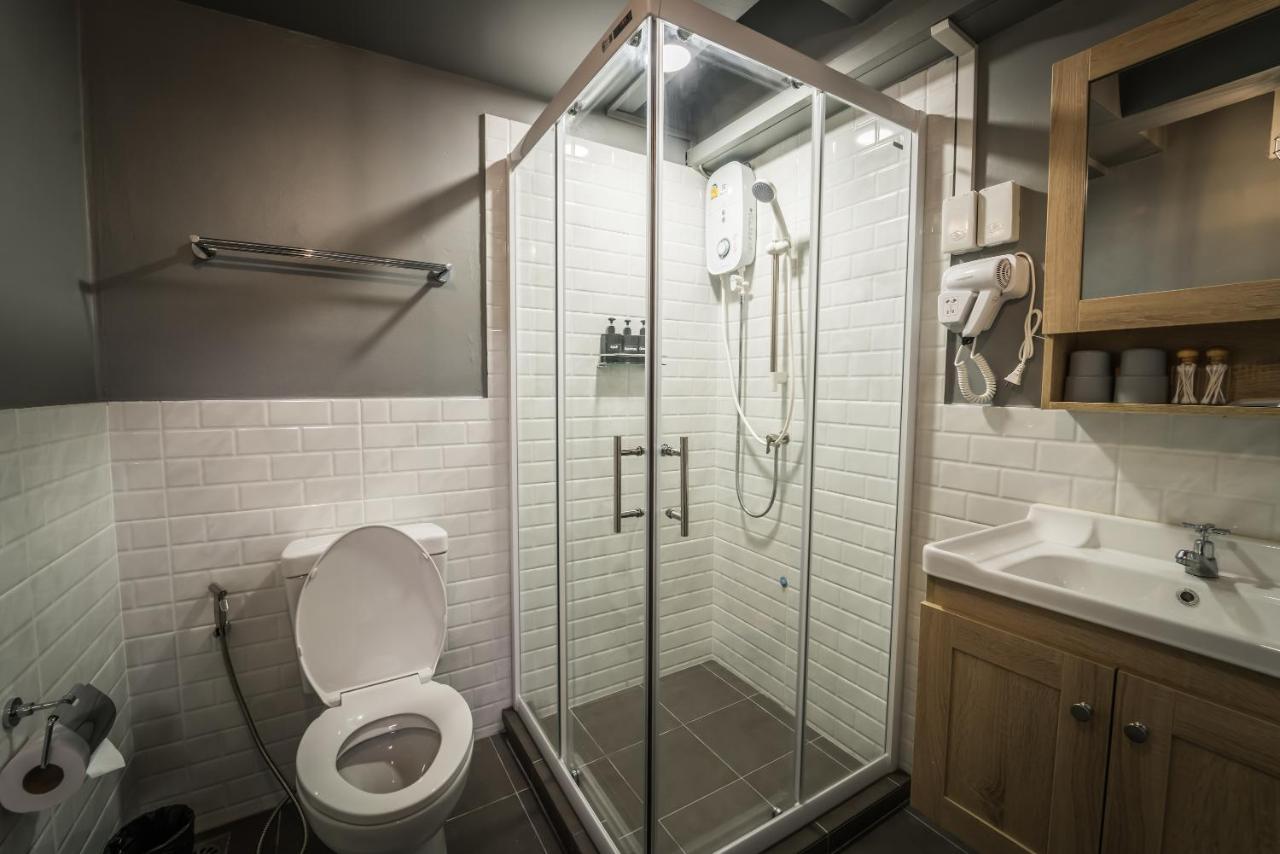 Canal View Lo-Ha Guest House, Contactless Check-In Бангкок Экстерьер фото