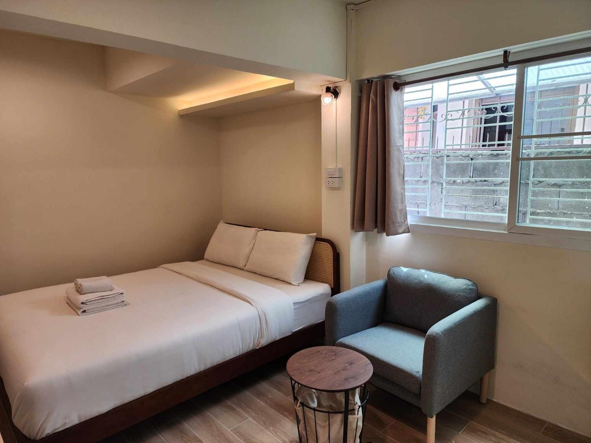 Canal View Lo-Ha Guest House, Contactless Check-In Бангкок Экстерьер фото